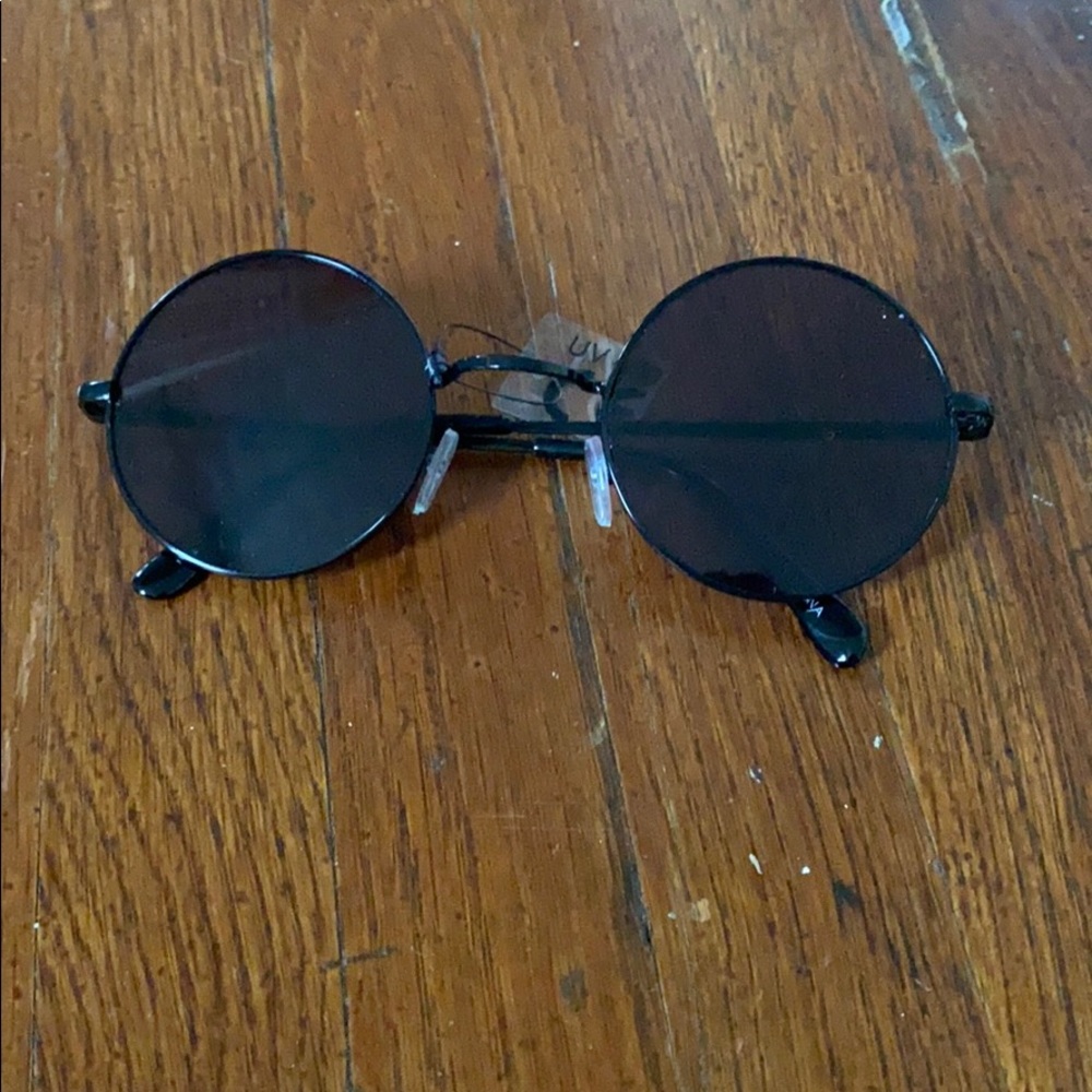 Circle sunglasses
